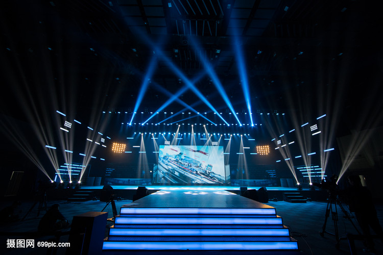 舞臺(tái)燈光 現(xiàn)場藝術(shù)的詩意語言